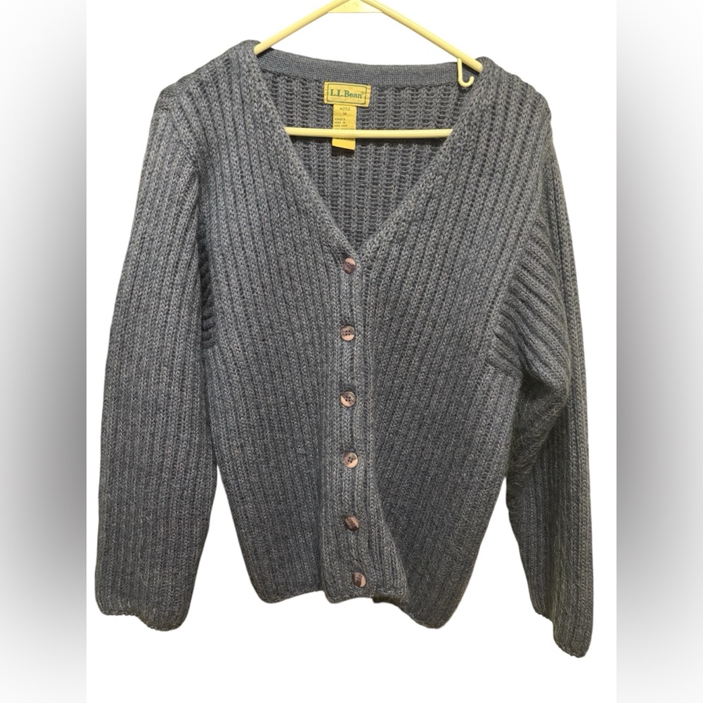 L.L. Bean‎ Vintage blue chunky knit cardigan